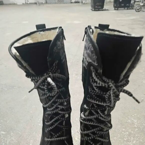 Artica Winter Boots with White Fleece Lining - Picture 2 of 5